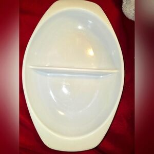 11/2Qt Pyrex Milk Glass Divided Serving Dish
